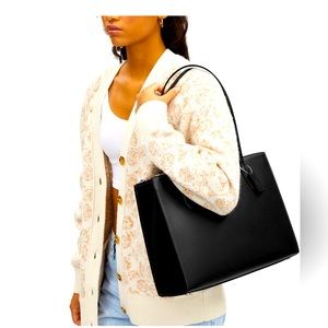 Nina Carryall